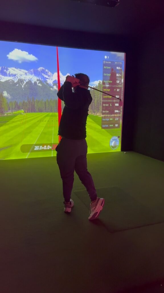 Premier indoor golf simulator membership in boston. Good Time Golf membership. Indoor golf membership.