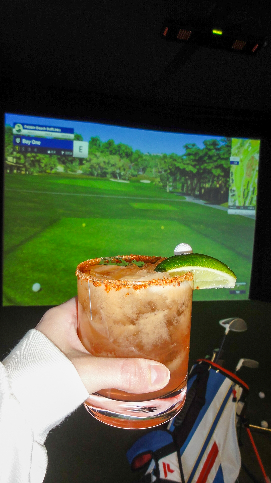 virtual golf near newton. indoor golf simulator Newton MA. winter golf practice Boston. indoor golf near Newton MA.